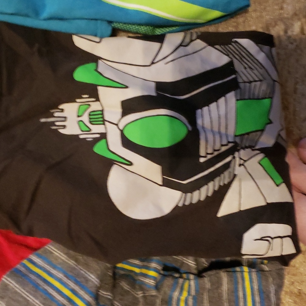 Lot of 10 boys size 4/5 shirts. - Picture 7 of 10